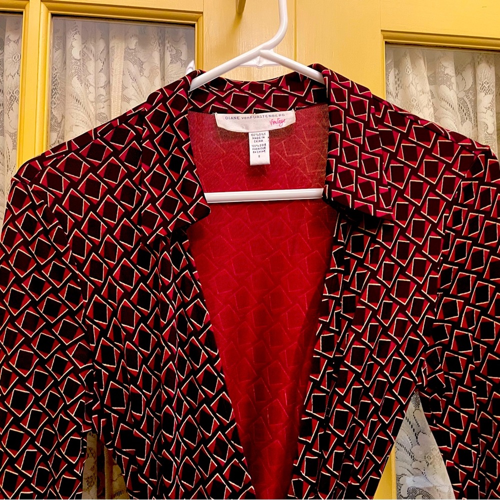 Vintage Diane von Furstenberg wrap dress. Brown/burgundy/ivory geometric.